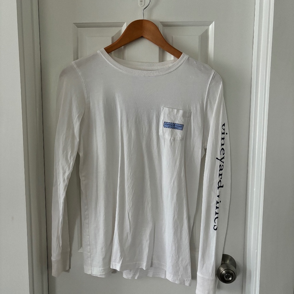 Vineyard Vines, Martha's Vineyard long sleeve crewneck tee